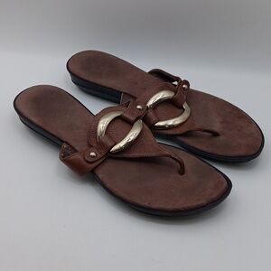 NINE WEST BROWN SANDALS WITH GOLD ACCENTS
